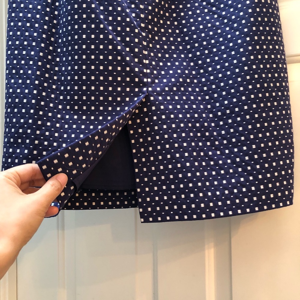 BANANA REPUBLIC patterned navy blue skirt - Picture 2 of 8